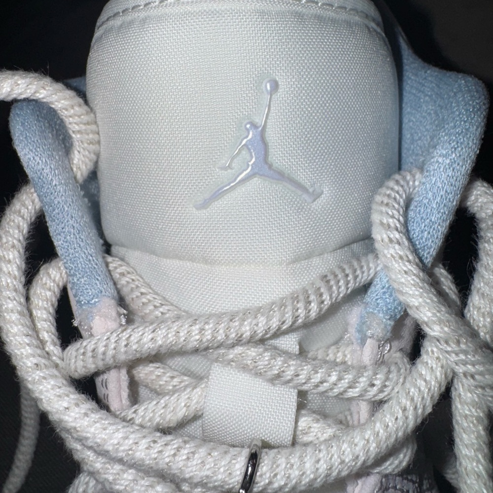 Air Jordan 1 low Women's Pink and White Sneakers - Picture 12 of 16